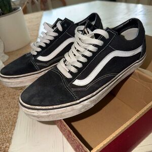 Vans Men's Black and White Sneakers